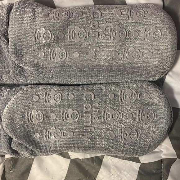 The Comfy Slipper Socks NWOT $35 - Picture 8 of 15